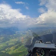 Flugwegposition um 13:38:17: Aufgenommen in der Nähe von Gemeinde Haus, Österreich in 2190 Meter